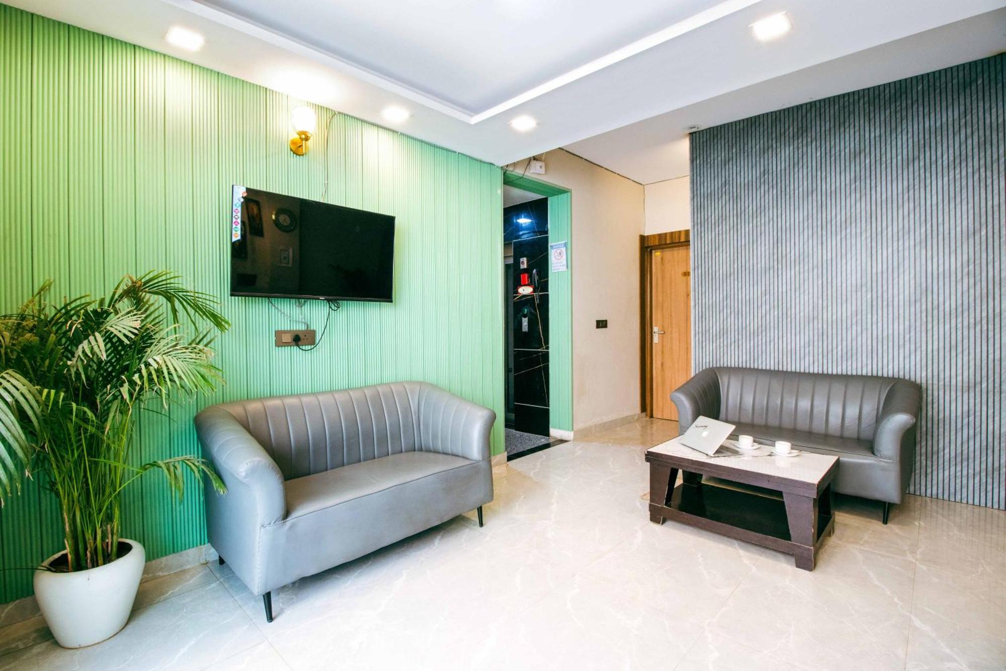 Treebo Elite Corporate, Sector 62 Hotell Noida Eksteriør bilde