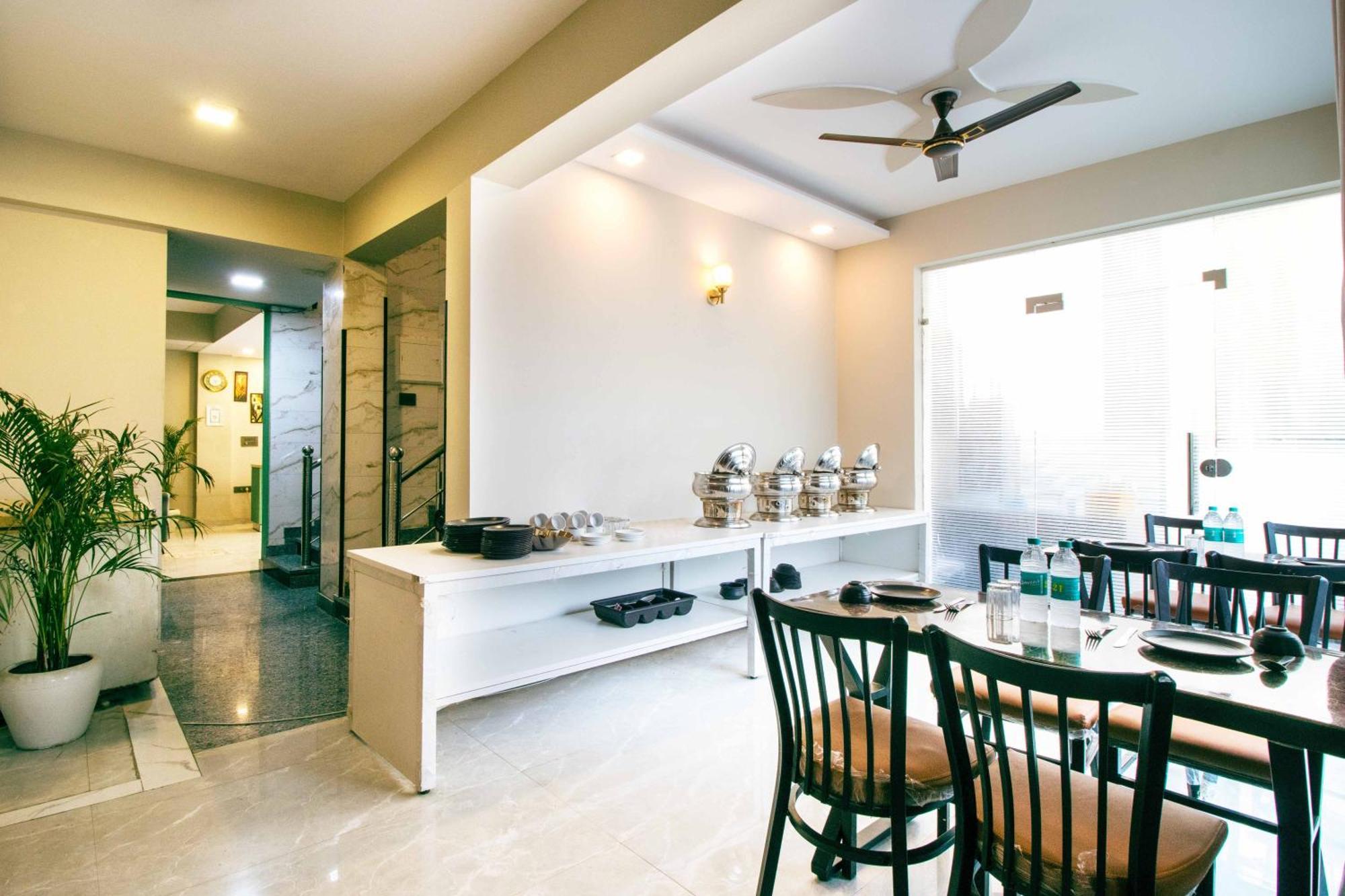 Treebo Elite Corporate, Sector 62 Hotell Noida Eksteriør bilde