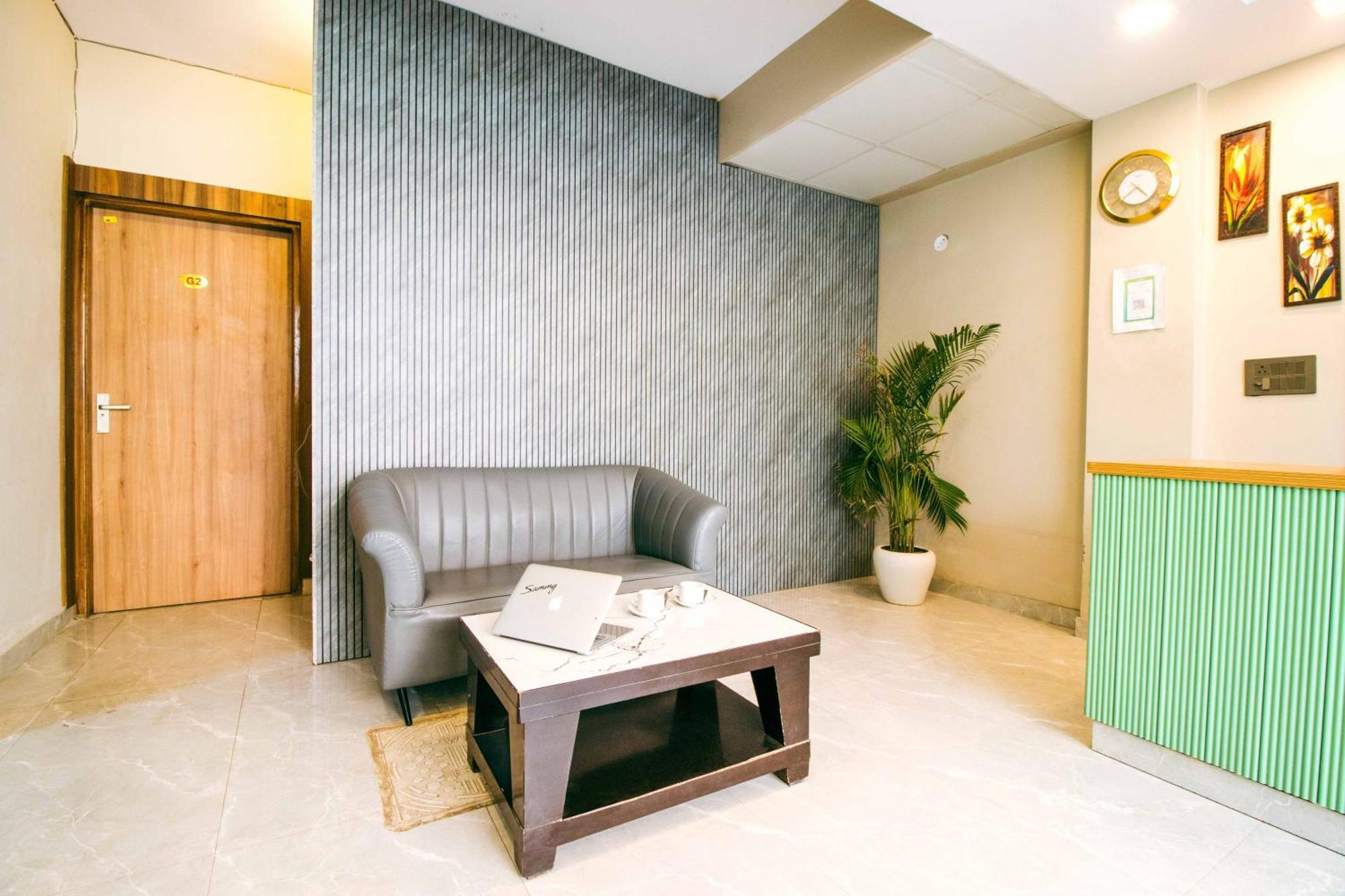 Treebo Elite Corporate, Sector 62 Hotell Noida Eksteriør bilde