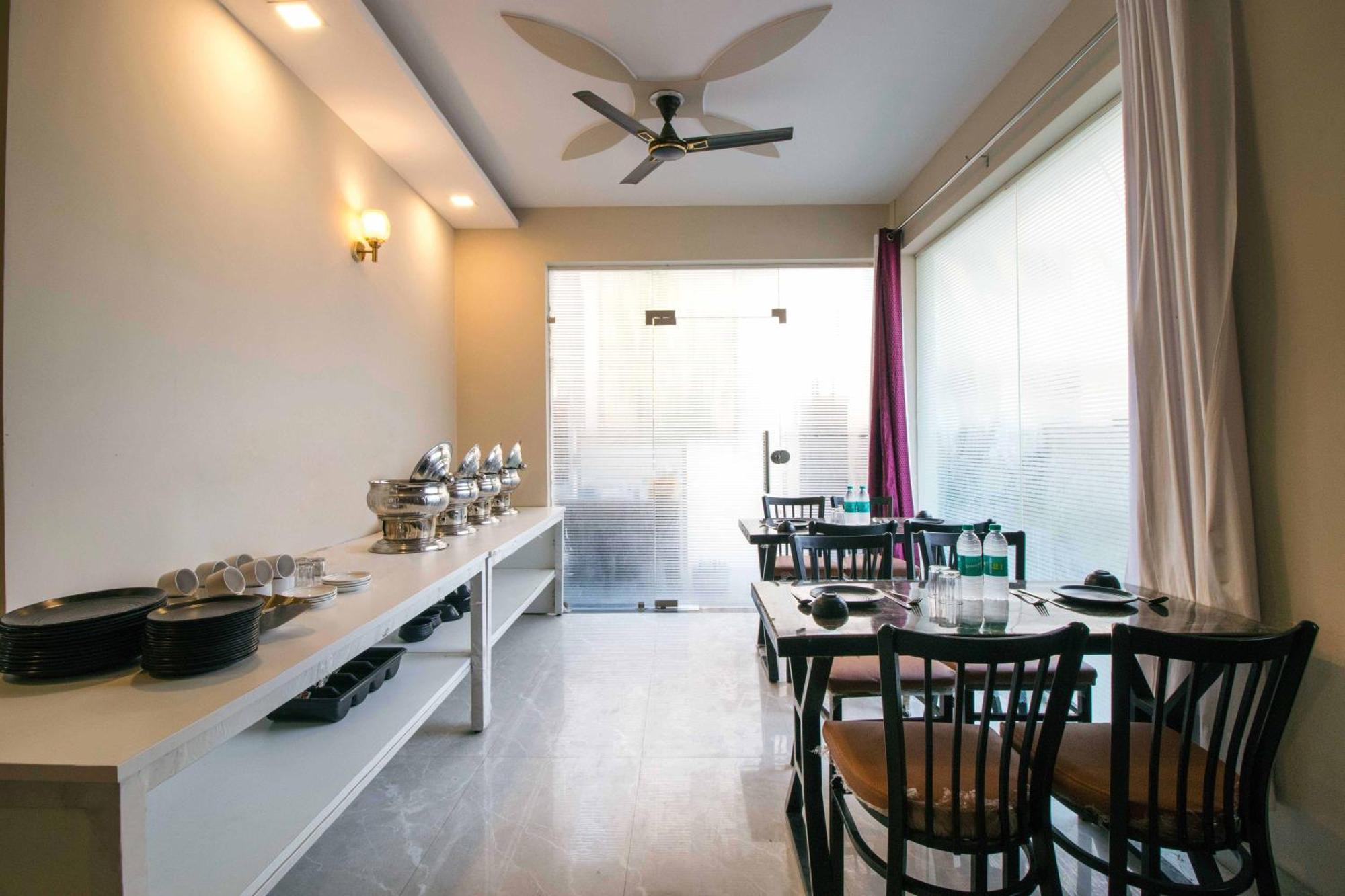 Treebo Elite Corporate, Sector 62 Hotell Noida Eksteriør bilde