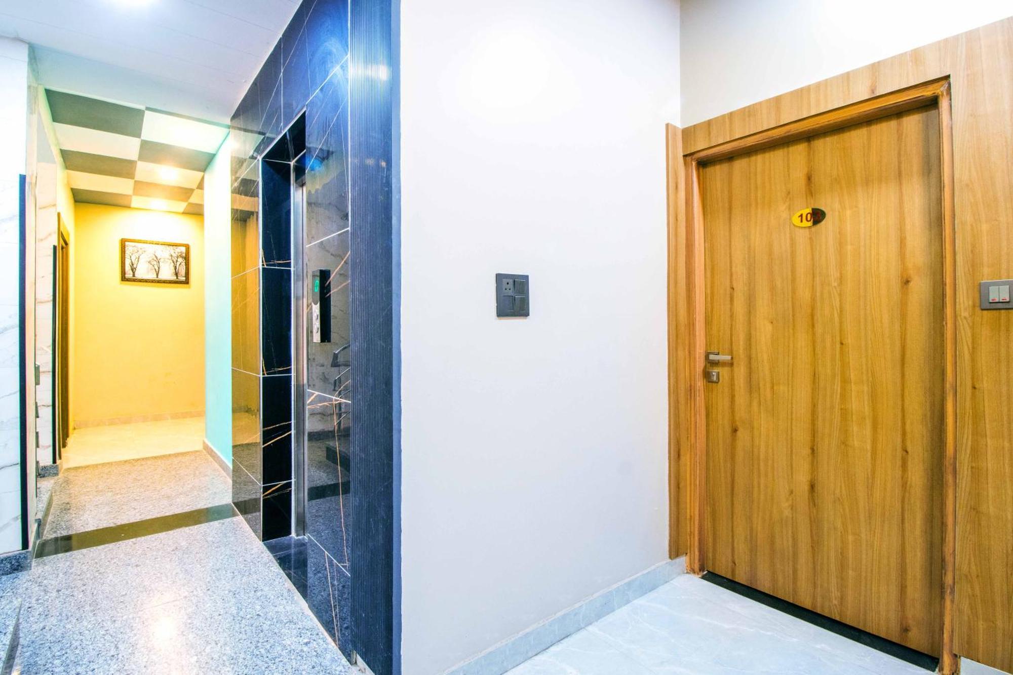 Treebo Elite Corporate, Sector 62 Hotell Noida Eksteriør bilde
