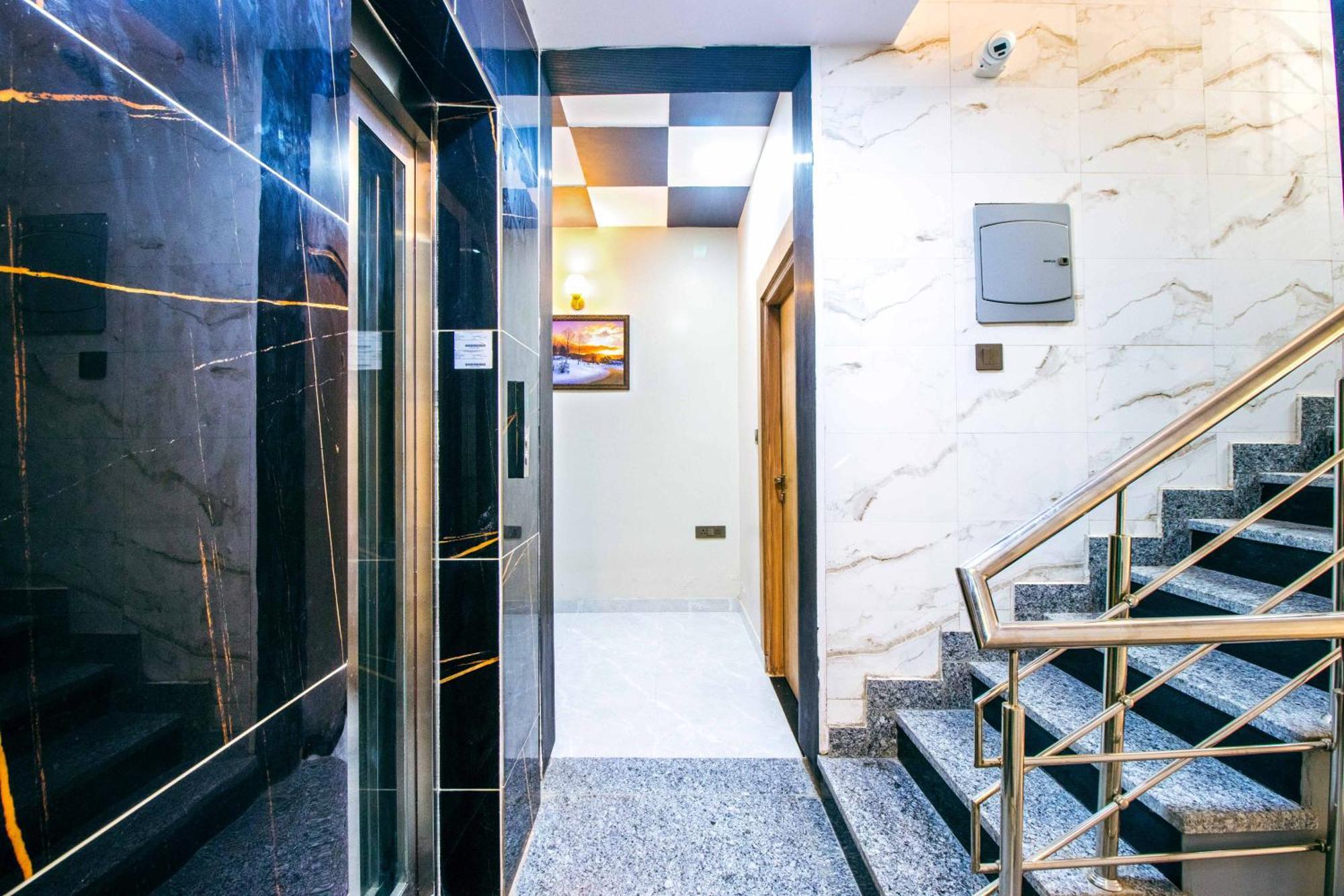 Treebo Elite Corporate, Sector 62 Hotell Noida Eksteriør bilde