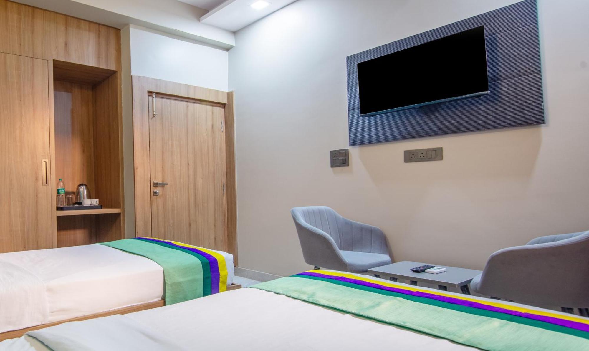 Treebo Elite Corporate, Sector 62 Hotell Noida Eksteriør bilde