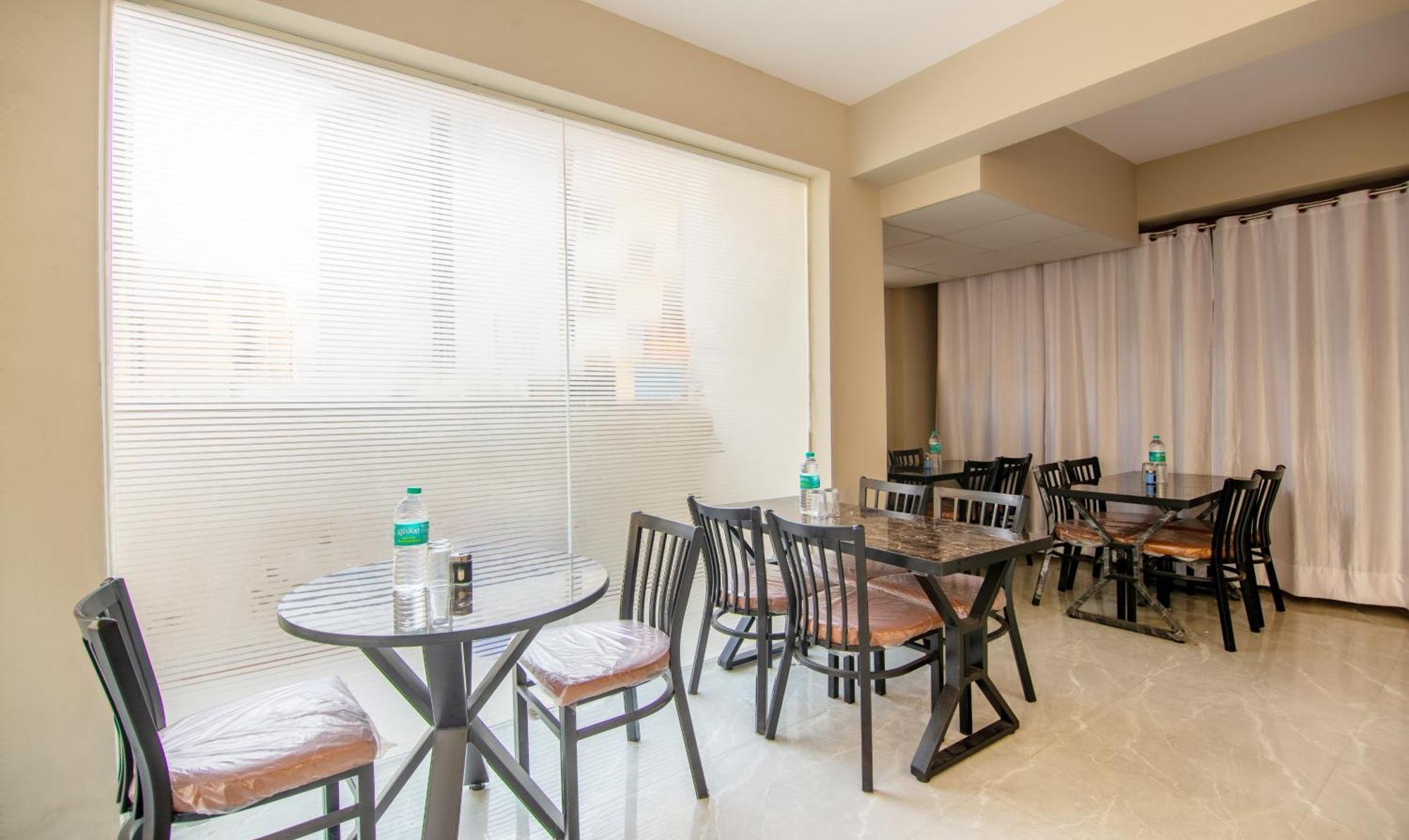 Treebo Elite Corporate, Sector 62 Hotell Noida Eksteriør bilde